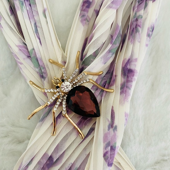 Spider Brooch - Picture 3 of 7